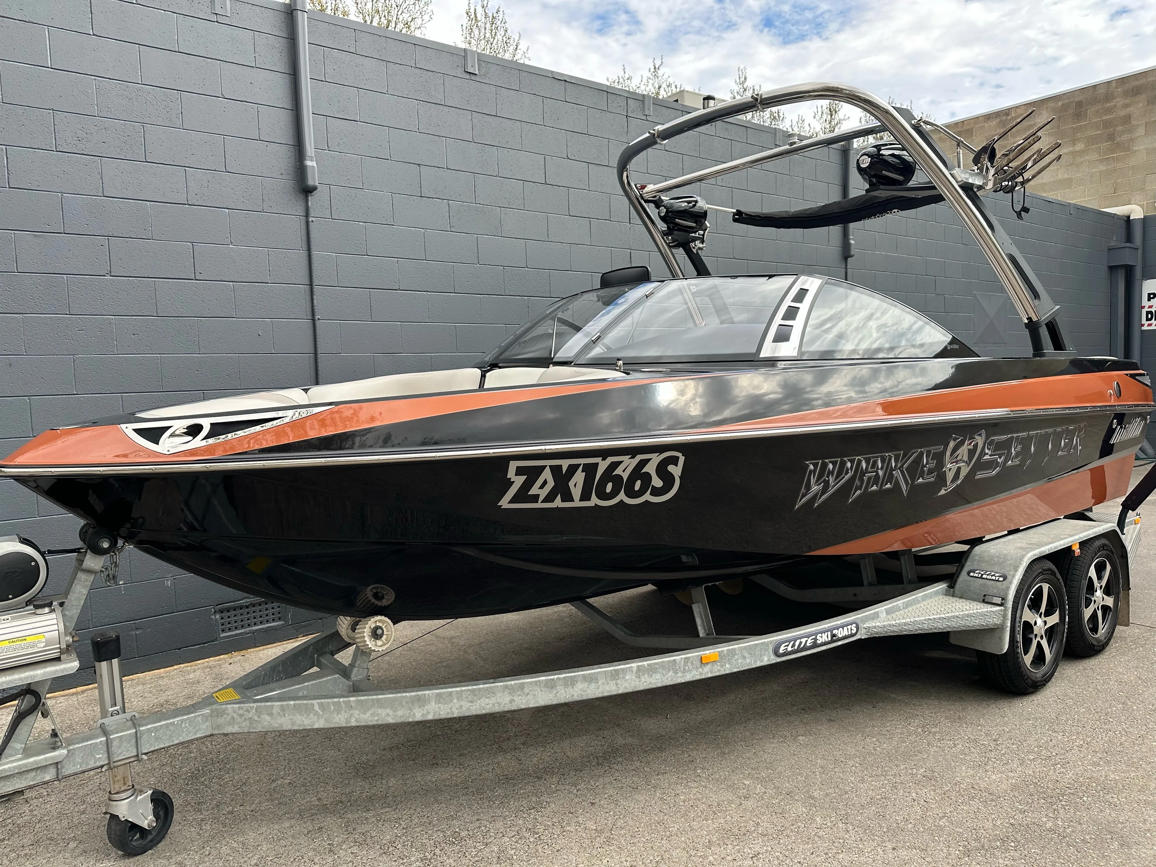 2010 Malibu Wakesetter 20VTX - SOLD